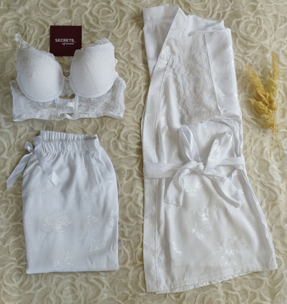 Pyjama en blanc pour les mariées une nouvelle collection en satin du soie une élégance raffiné ;livraison gratuite au Maroc Casablanca